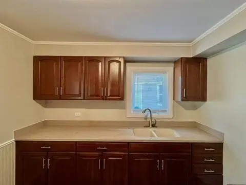 101 Shabbona DR, Park Forest, IL 60466