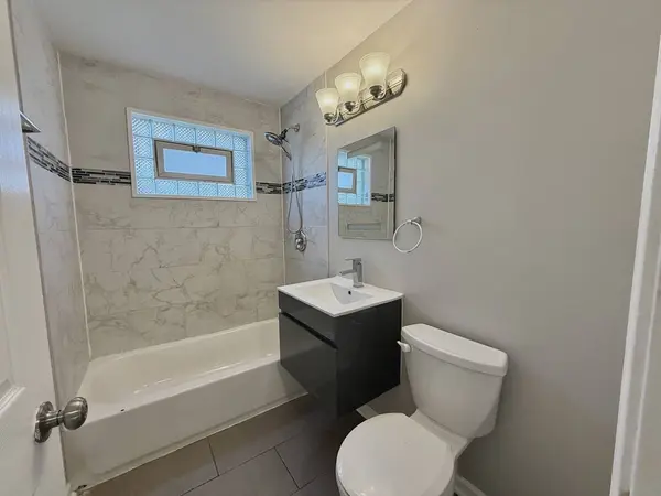 2045 Downey RD, Homewood, IL 60430