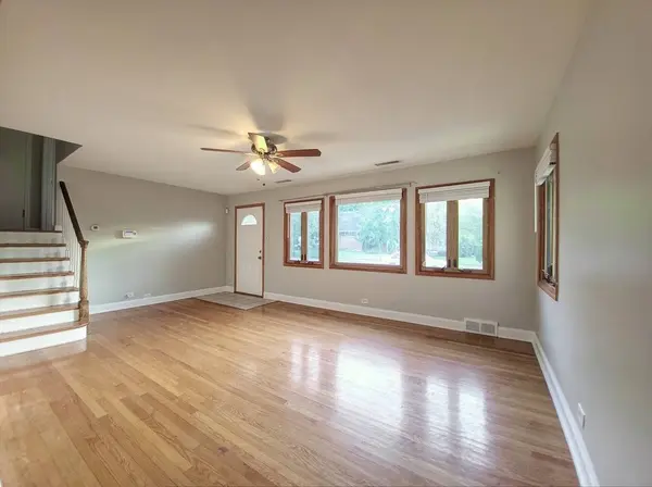 18509 Stedhall RD, Homewood, IL 60430