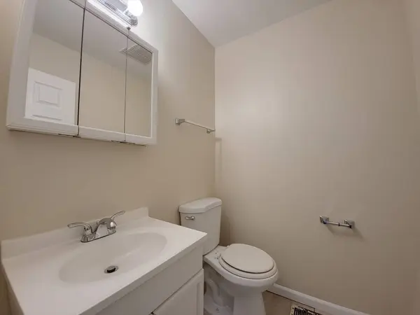 25 Pheasant RD, Matteson, IL 60443