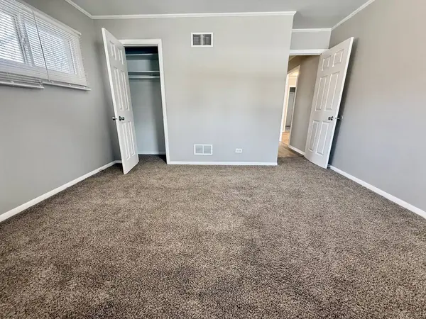 2904 Woodworth PL, Hazel Crest, IL 60429