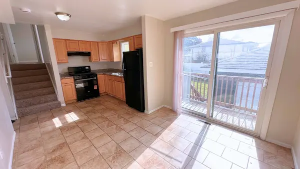 1325 E 168th PL, South Holland, IL 60473