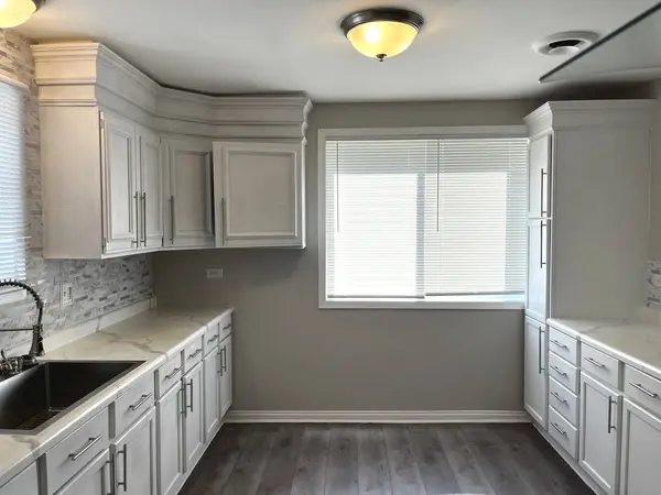 22 Apple LN, Park Forest, IL 60466