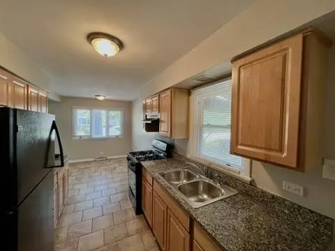 606 E 164th PL, South Holland, IL 60473