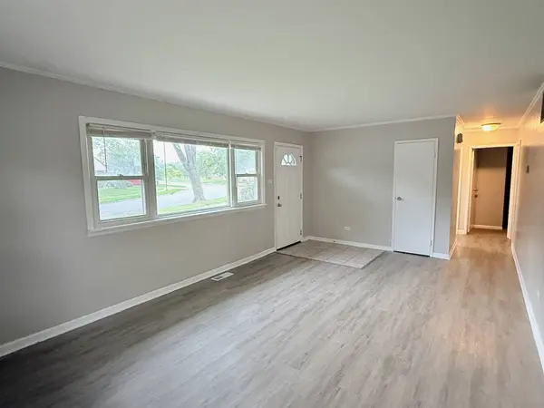 338 Waldmann DR, Park Forest, IL 60466