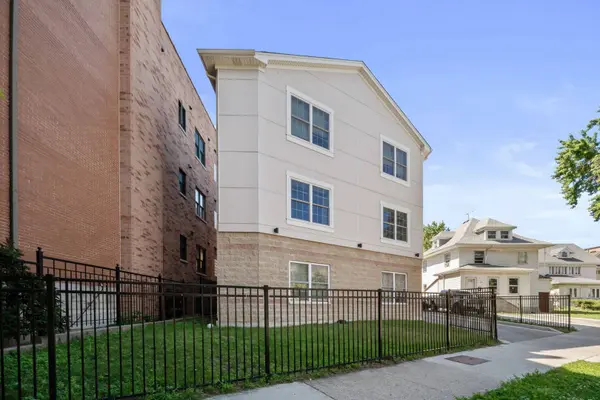 7441 N Rogers AVE, Chicago, IL 60626