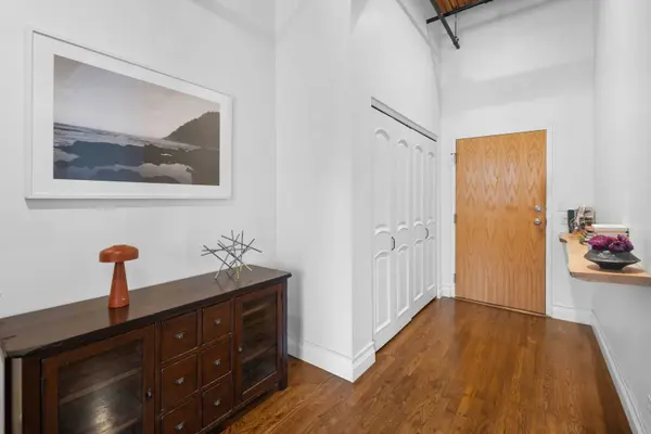 550 N Kingsbury ST #111, Chicago, IL 60654