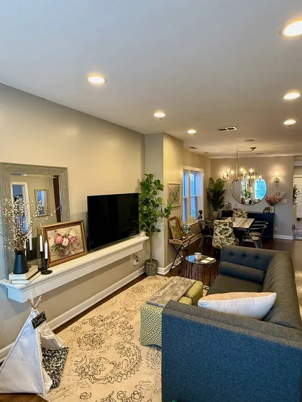 3402 W Beach AVE, Chicago, IL 60651