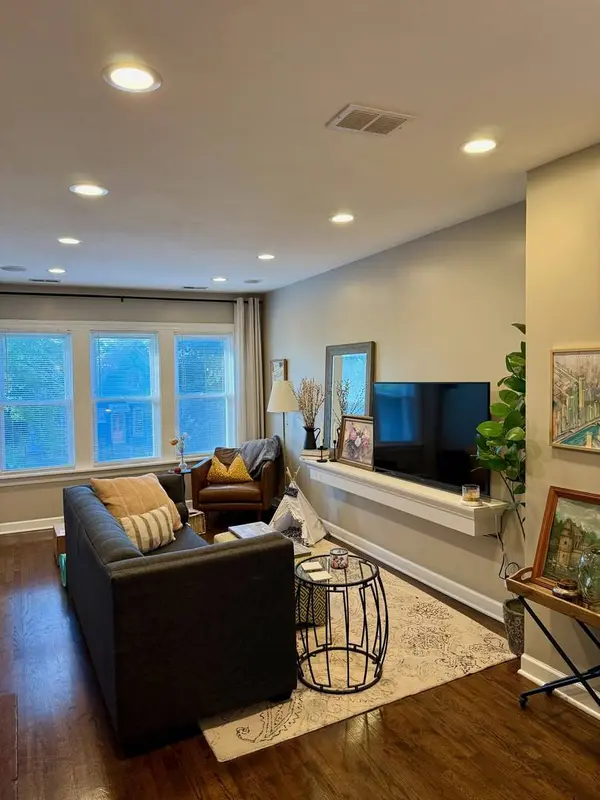 3402 W Beach AVE, Chicago, IL 60651