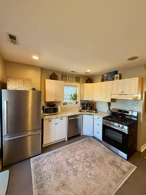 3402 W Beach AVE, Chicago, IL 60651