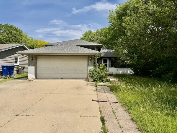 28W560 Bolles AVE, West Chicago, IL 60185