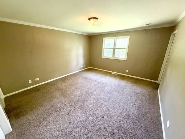 28W560 Bolles AVE, West Chicago, IL 60185
