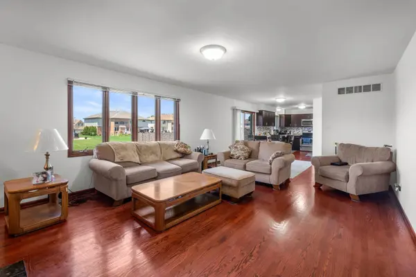 21154 Whitney DR, Matteson, IL 60443
