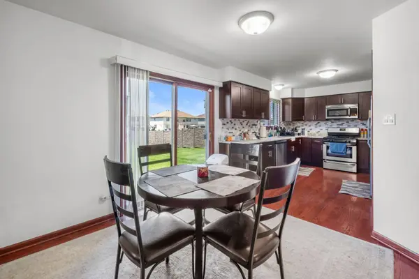 21154 Whitney DR, Matteson, IL 60443