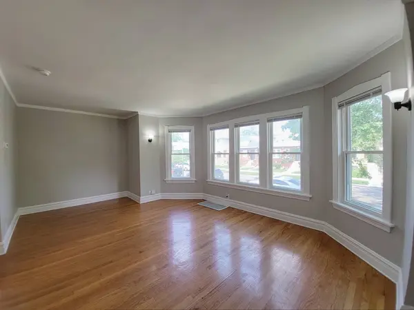 3042 N Lowell AVE, Chicago, IL 60641
