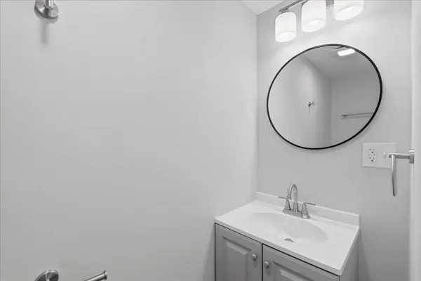 731 Enterprise CT, Chicago Heights, IL 60411