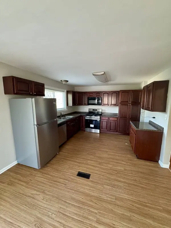 135 Oriole RD, Matteson, IL 60443