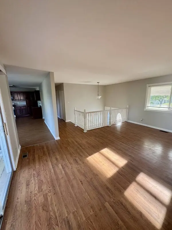 135 Oriole RD, Matteson, IL 60443