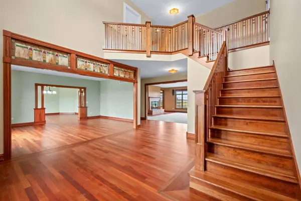 11N720 Muirhead RD, Elgin, IL 60124