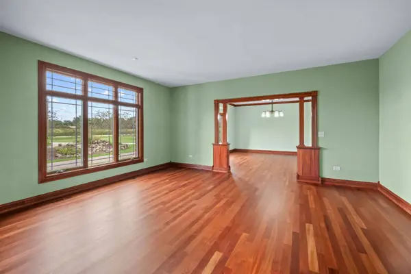 11N720 Muirhead RD, Elgin, IL 60124