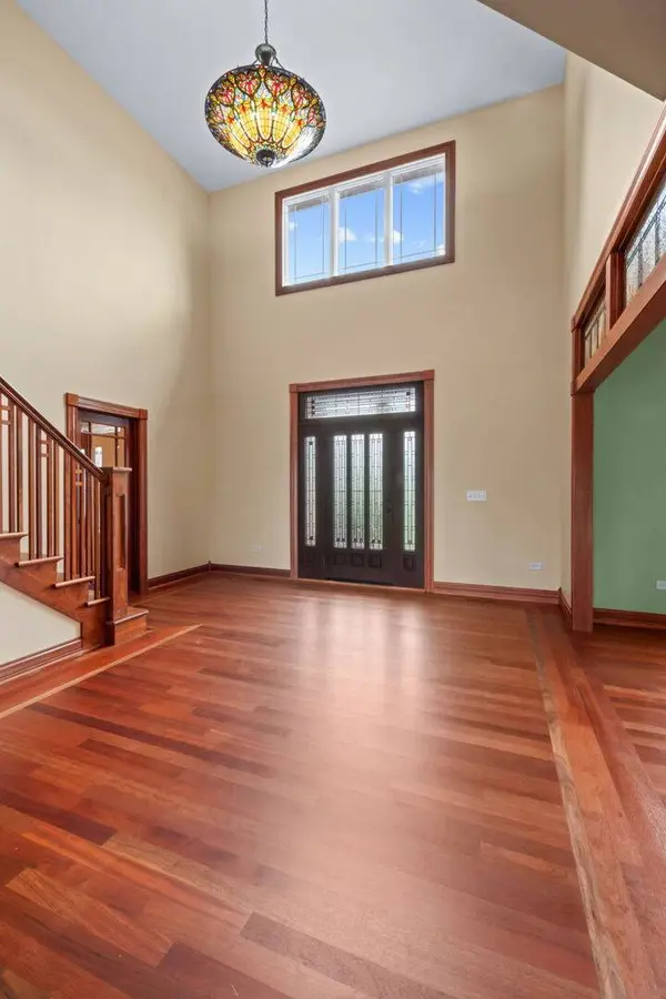 11N720 Muirhead RD, Elgin, IL 60124