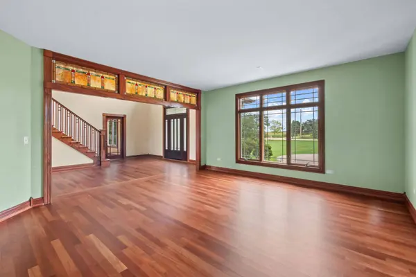 11N720 Muirhead RD, Elgin, IL 60124