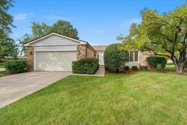 4568 Lindenwood LN