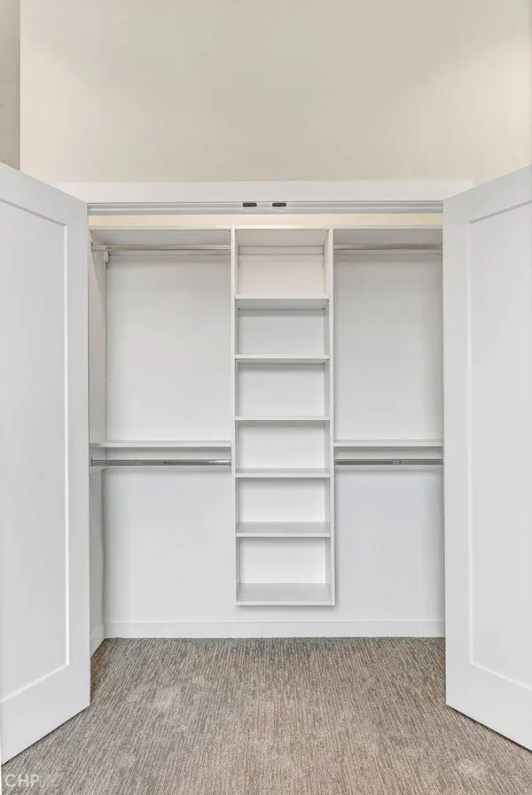 4906 S Saint Lawrence AVE #2, Chicago, IL 60615
