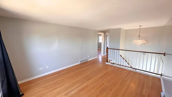 12741 S Manistee AVE, Chicago, IL 60633