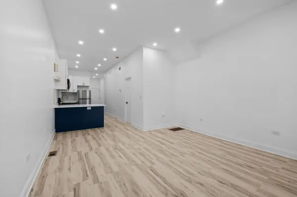 1456 N Ashland Ave, Chicago, IL 60622-2226