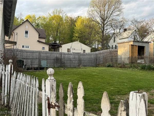 202 E Spring ST, Bethesda, OH 43719
