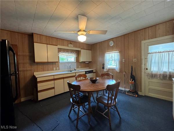 55612 National RD, Bridgeport, OH 43912