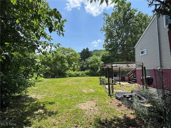 55612 National RD, Bridgeport, OH 43912