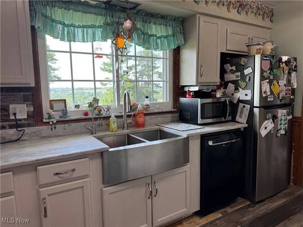 1267 State Route 250, Adena, OH 43901