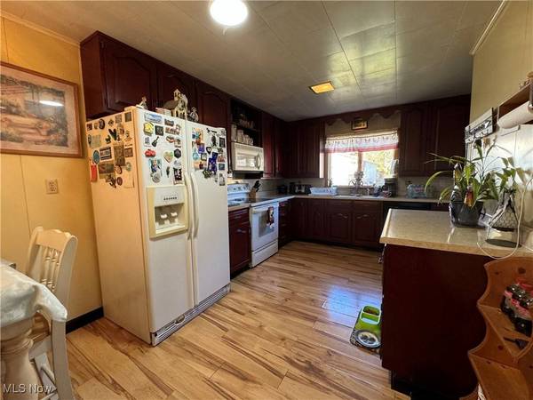 68000 Walnut ST, Bridgeport, OH 43912