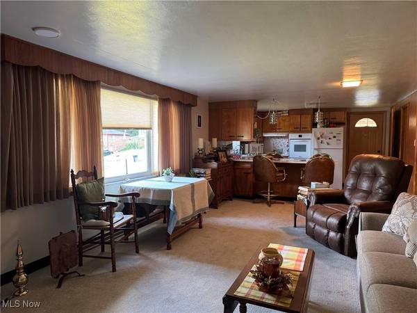 629 Tulip LN, Martins Ferry, OH 43935