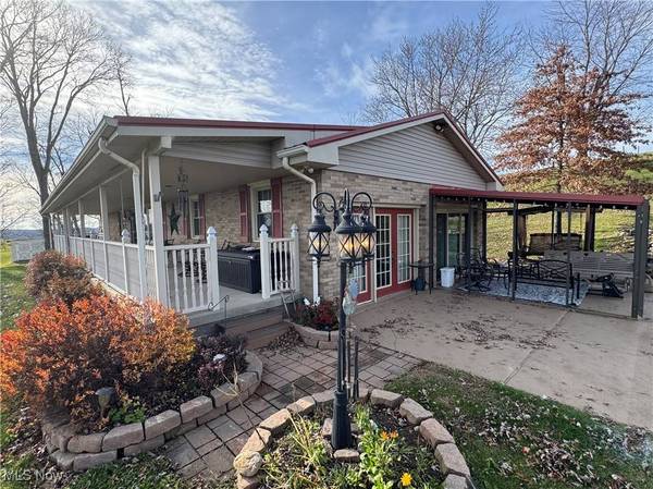 69142 Woods RD, Bridgeport, OH 43912