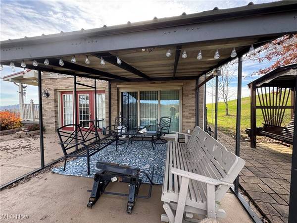 69142 Woods RD, Bridgeport, OH 43912