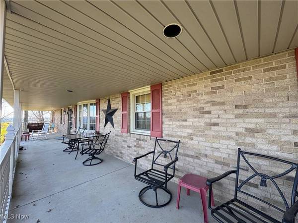 69142 Woods RD, Bridgeport, OH 43912