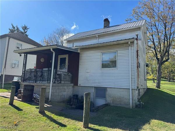 147 S Sugar ST, St Clairsville, OH 43950