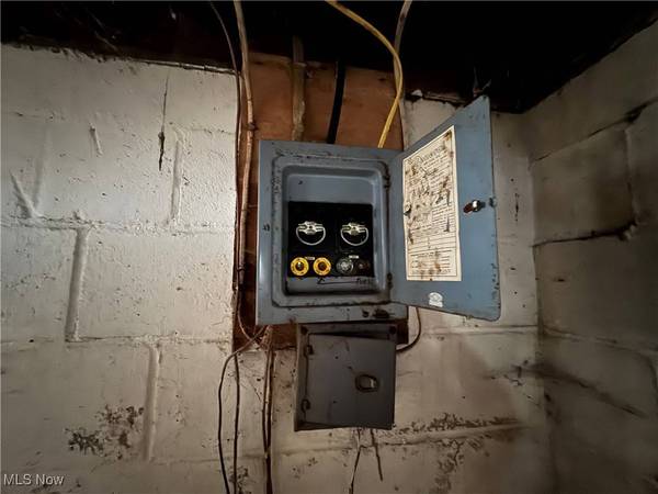 147 S Sugar ST, St Clairsville, OH 43950