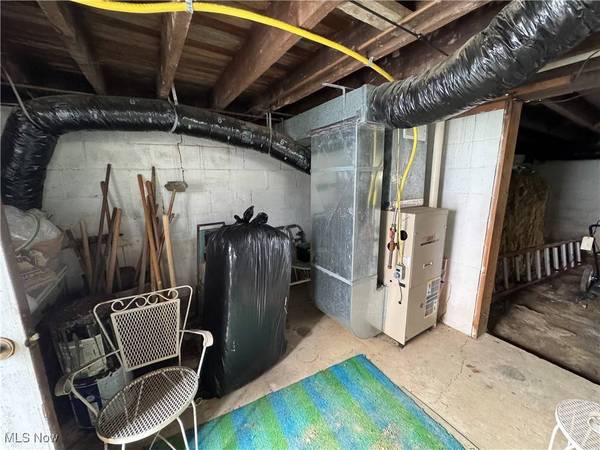 147 S Sugar ST, St Clairsville, OH 43950