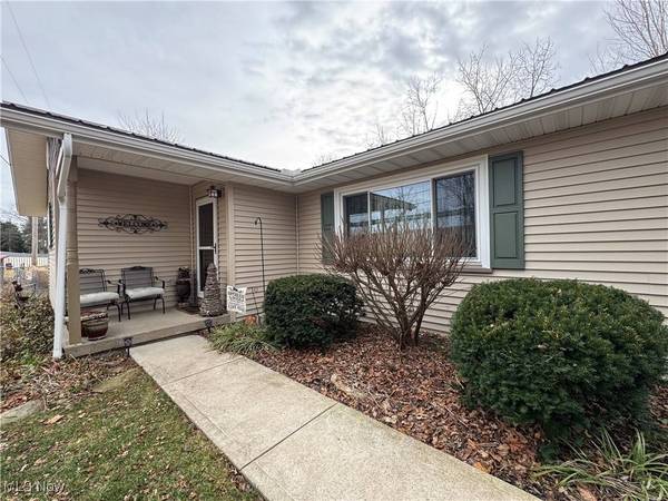 70170 Sunset HTS, Bridgeport, OH 43912