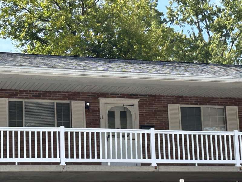 400 Tracy Ln #11, St Clairsville, OH 43950-1027