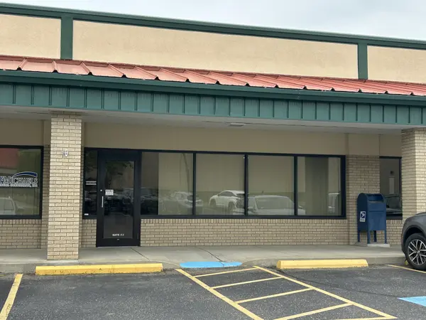 107 Plaza Dr #I/J, St Clairsville, OH 43950-8735