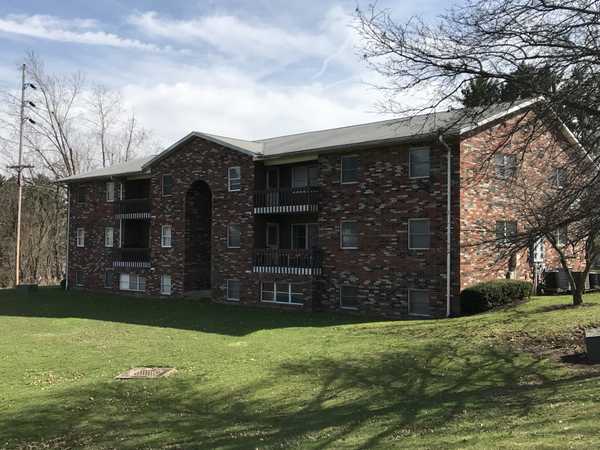 600 Trabar Dr #32, St Clairsville, OH 43950-1057