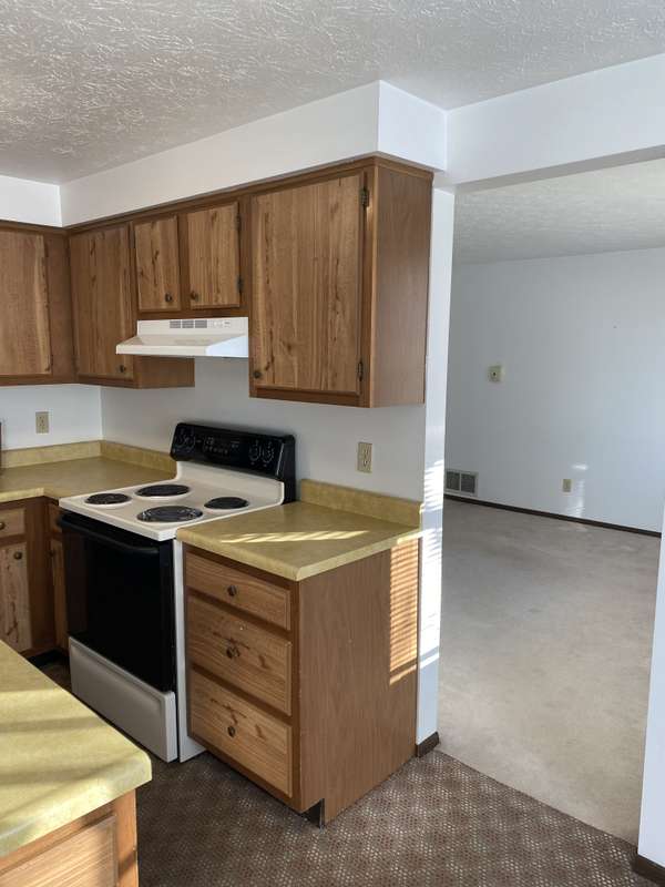 St Clairsville, OH 43950-1057,600 Trabar Dr #32