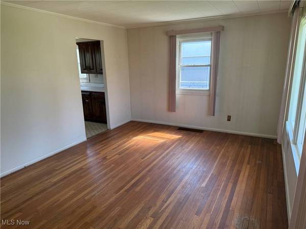 209 Taylor LN, St. Clairsville, OH 43950