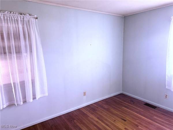 209 Taylor LN, St. Clairsville, OH 43950