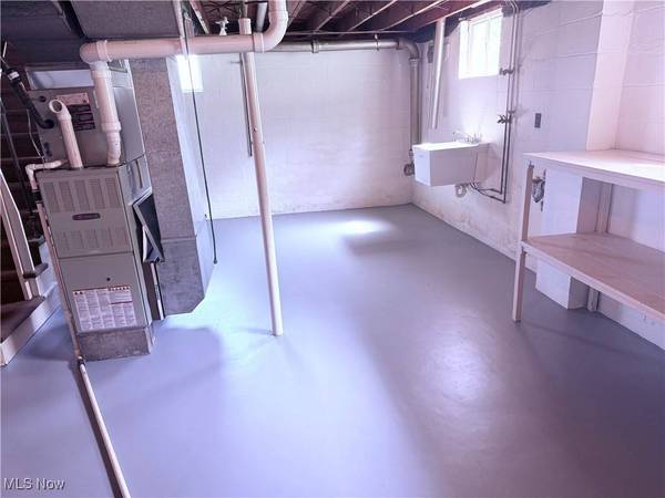 209 Taylor LN, St. Clairsville, OH 43950